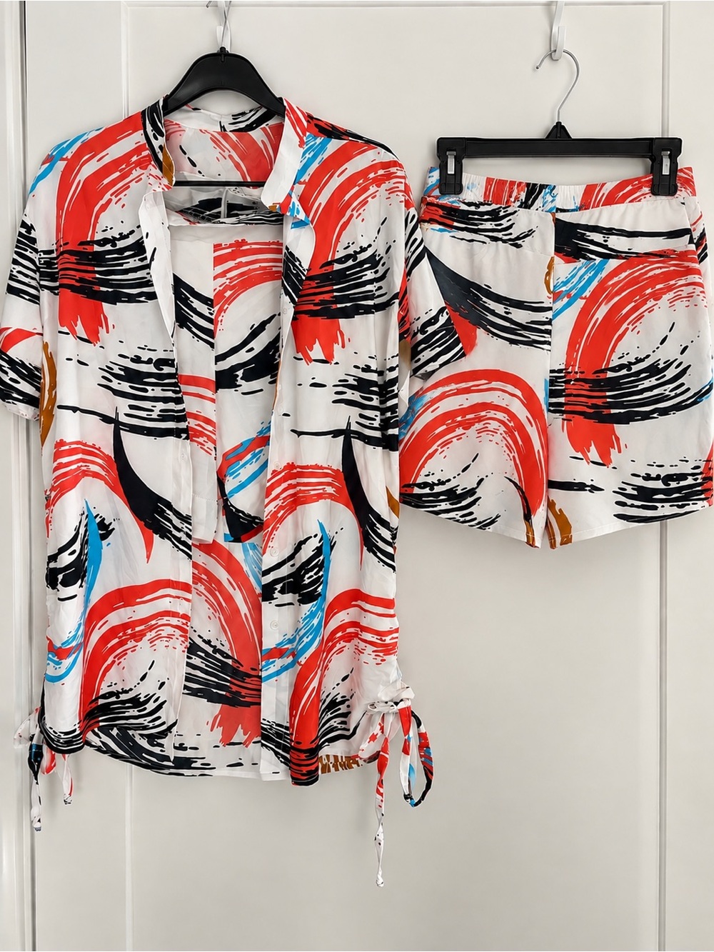 Women's Abstract Brushstroke Bermuda Shorts - White & Red